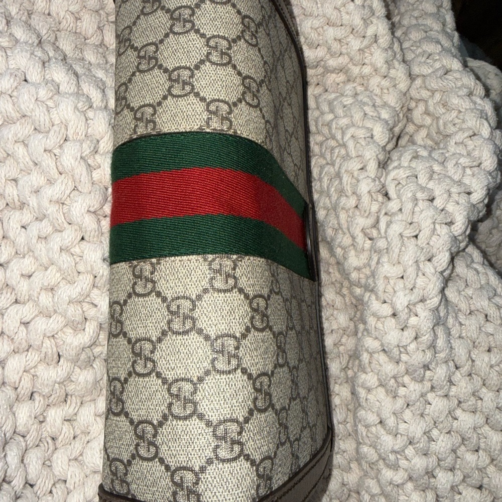 Authentic Gucci Beige GG Monogram Crossbody with Green and Red Web Stripe - Picture 7 of 10